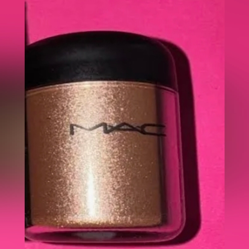 Rare Mac  Pigment Goldmode